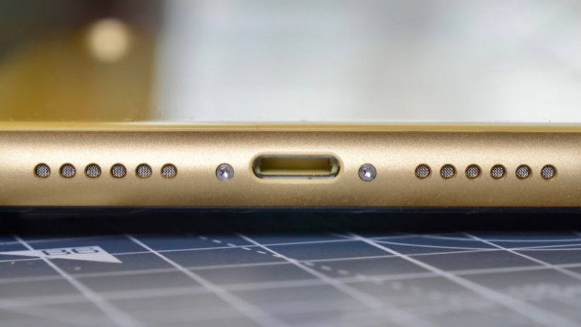 欧盟新法案立天功：曝苹果正测试 USB-C 接口 iPhone，10 年历史 Lightning 将迎来谢幕